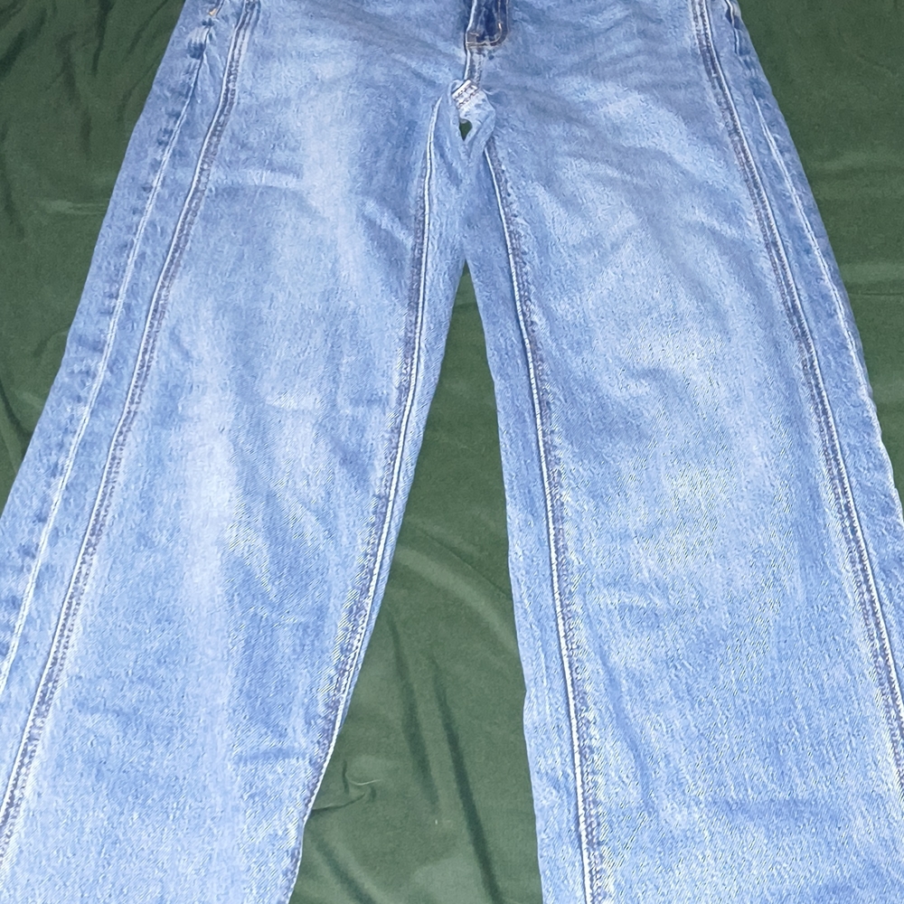 American Eagle Outfitters Light Wash Stovepipe Leg Jeans